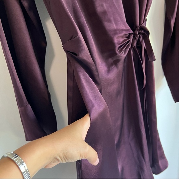 Banana Republic Treccia Hammered Satin Dress in Purple Prune, Size Small - Picture 12 of 13